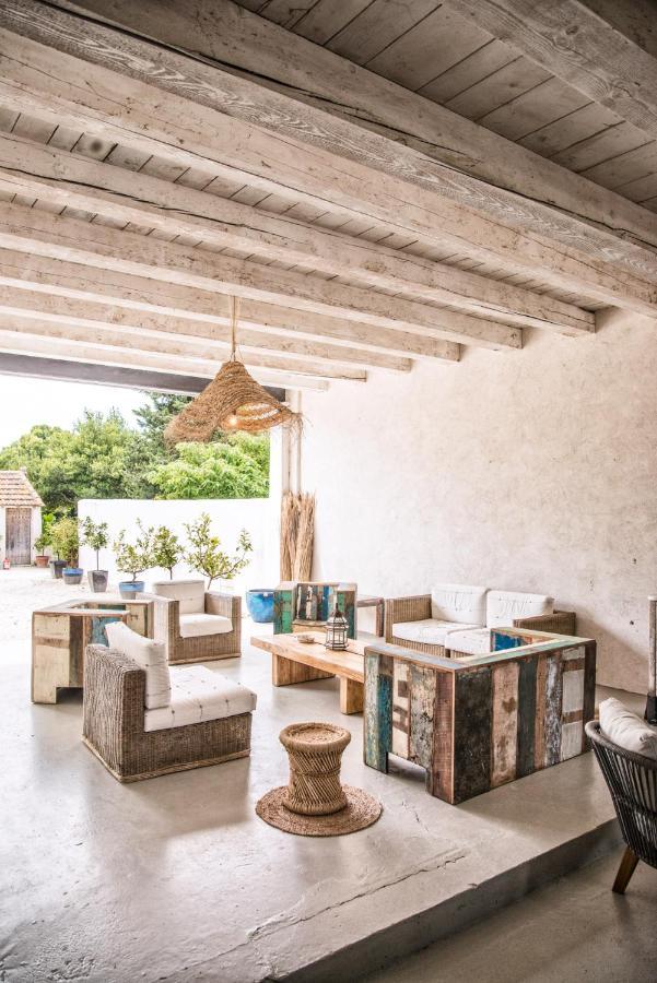 Mas De Bouvet En Camargue Bed & Breakfast *