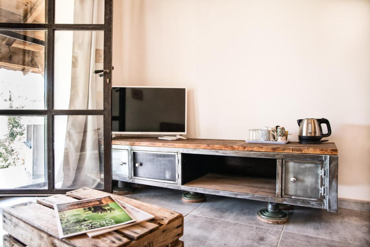 Mas De Bouvet En Camargue Bed & Breakfast